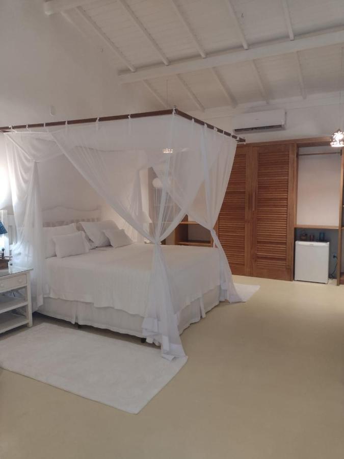 Quarto com Cama Queen-size e Banheira de Hidromassagem